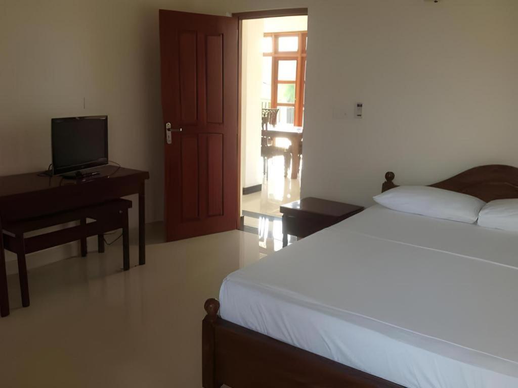 Araliya Blue Beach View Hotel Kudapaduwa Esterno foto